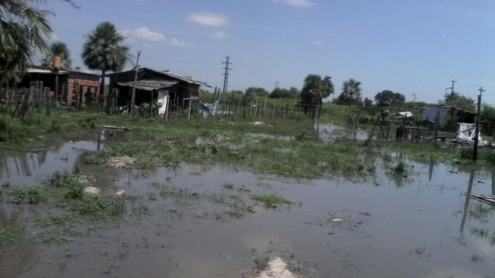 Barrio ACA. El agua llegó al lugar. 