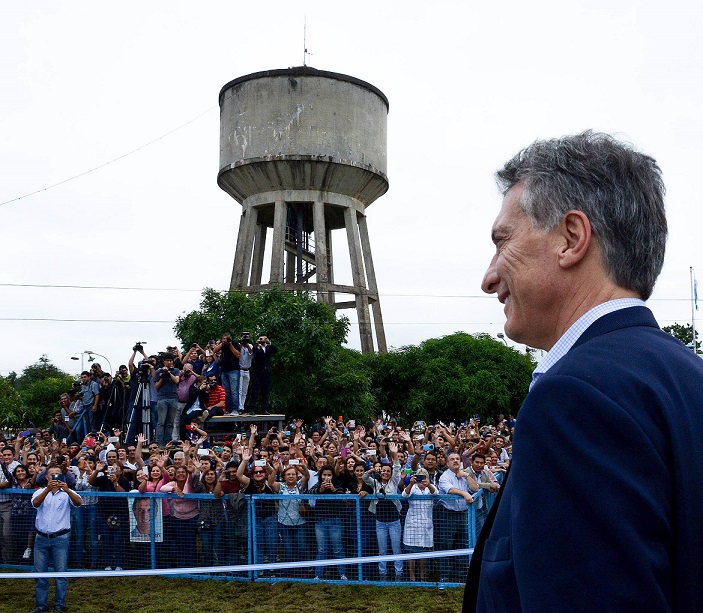 Mauricio Macri en la planta de agua potabilizadora en Clorinda.