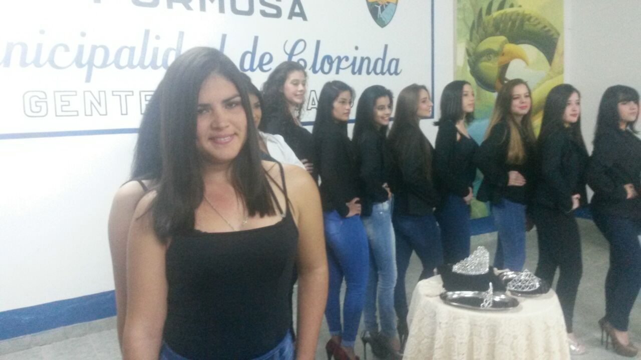 Las candidatas se presentaron en el SUM Municipal, de cara a la elección. 