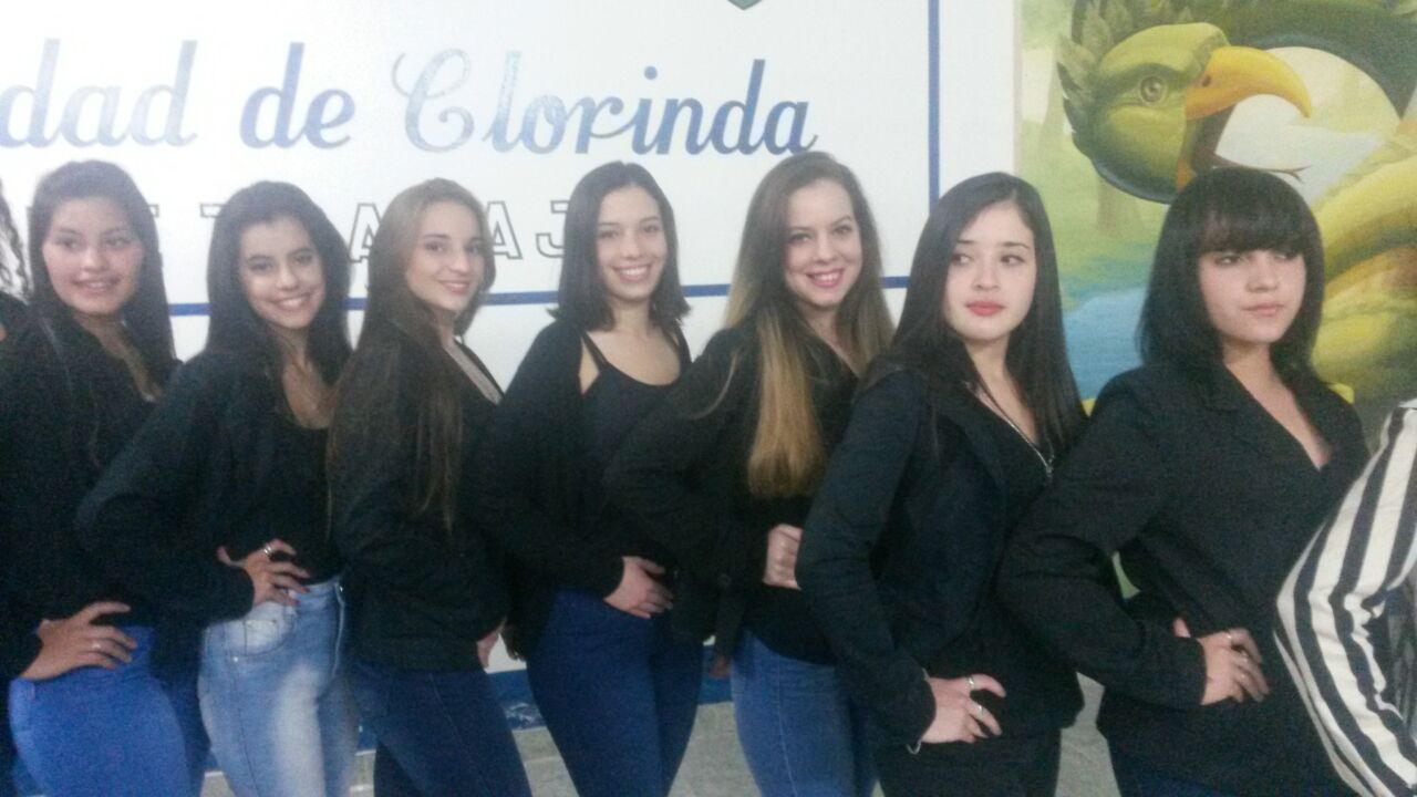 Algunas de las candidatas para Miss Clorinda. 