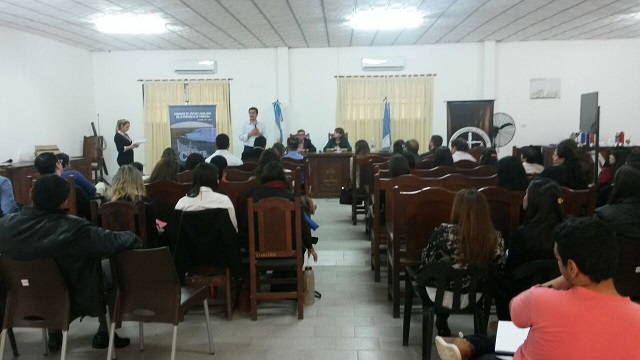 El auditorio al momento de comenzar la joranda de capacitaicón. 