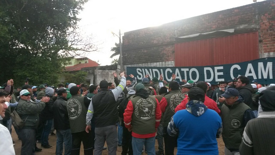 Un grupo de miembros de camioneros en las adyacencias de Lupasa.