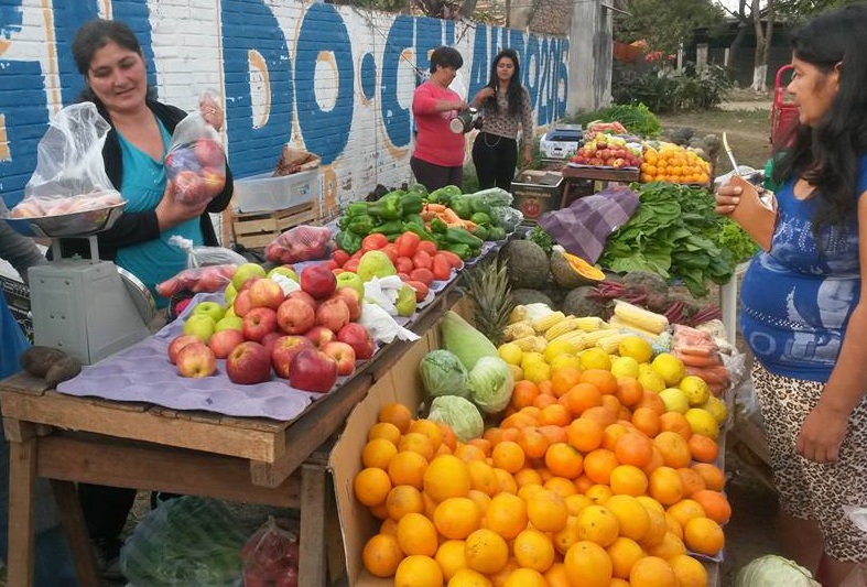 Frutas y verduras entre los artículos más vendidos.