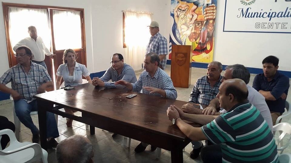 Firma de convenio con ladrilleros clorindenses.