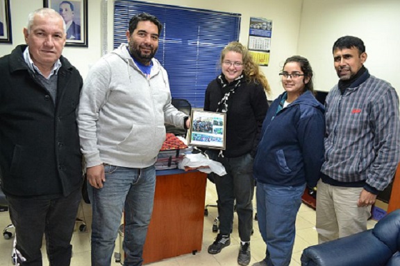 Alumnos visitaron el HCD para agradecer el apoyo de la institución.