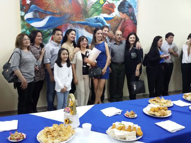 Familiares y amigos de los profesionales participaron del acto.