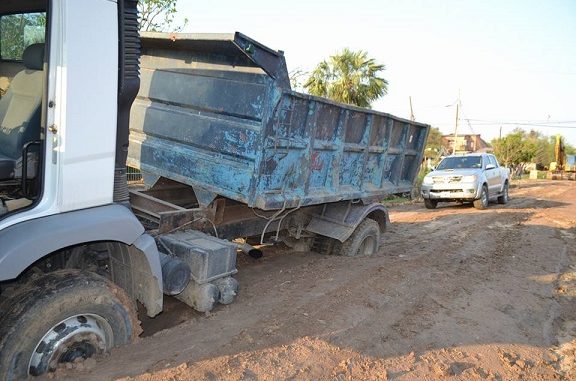 camion en pozo