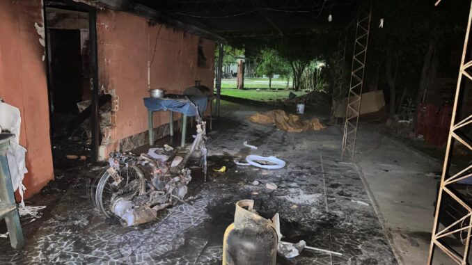 Eficaz trabajo de Bomberos en el incendio de una vivienda